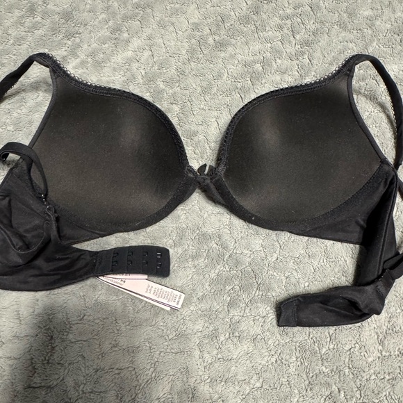Victoria Secret Push Up 36B - Picture 2 of 3